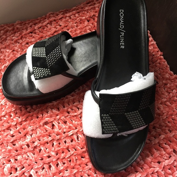 SOLD!  Donald J.  Pliner FIFI 19SPKS Sandals NIB - Picture 3 of 6